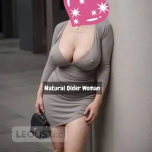 NAUGHTY Next Door Neighbor Lady profile image