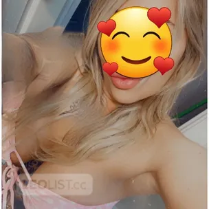 In town blonde bombshell profile image