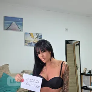 Huge Appetizing Ass &amp; Perfect Natural Tits ఌAddicted to Cock profile image