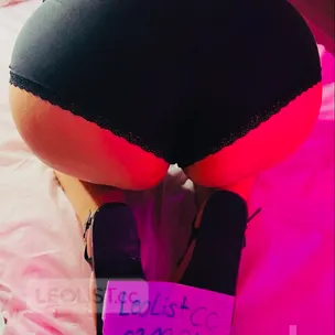Thick exotic Mami waiting to slurp you up baby ! profile image