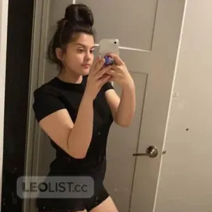 im available 24/7 i sell party favors sell pictures content profile image