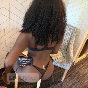 Sexy tight french babe ready for fun profile image