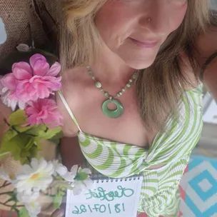 Its that MILF next door! profile image
