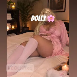 Indian girl simran and Pakistan girl dolly new in Montreal profile image