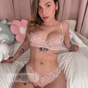Im available for hookup incall or outcall/facetime