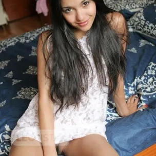 Bowmanvill SWEET &amp; PETITE34 CPRETTY FACESMALL WAIST profile image