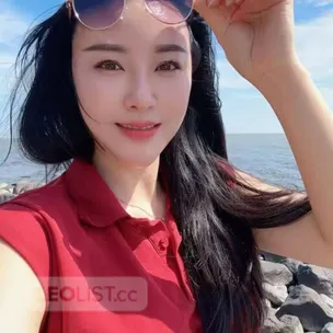Sexy and charming Thai sweetheart profile image