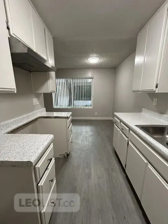 SECURE LUXURY APARTMENT RENTAL