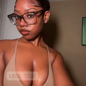 looking to hookup with someone real and honest profile image