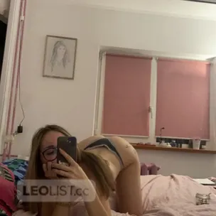 I have a beautiful face and perfect body profile image
