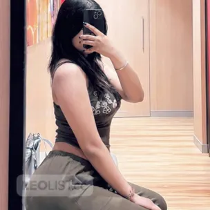 Indo canadain girl in town for short period profile image